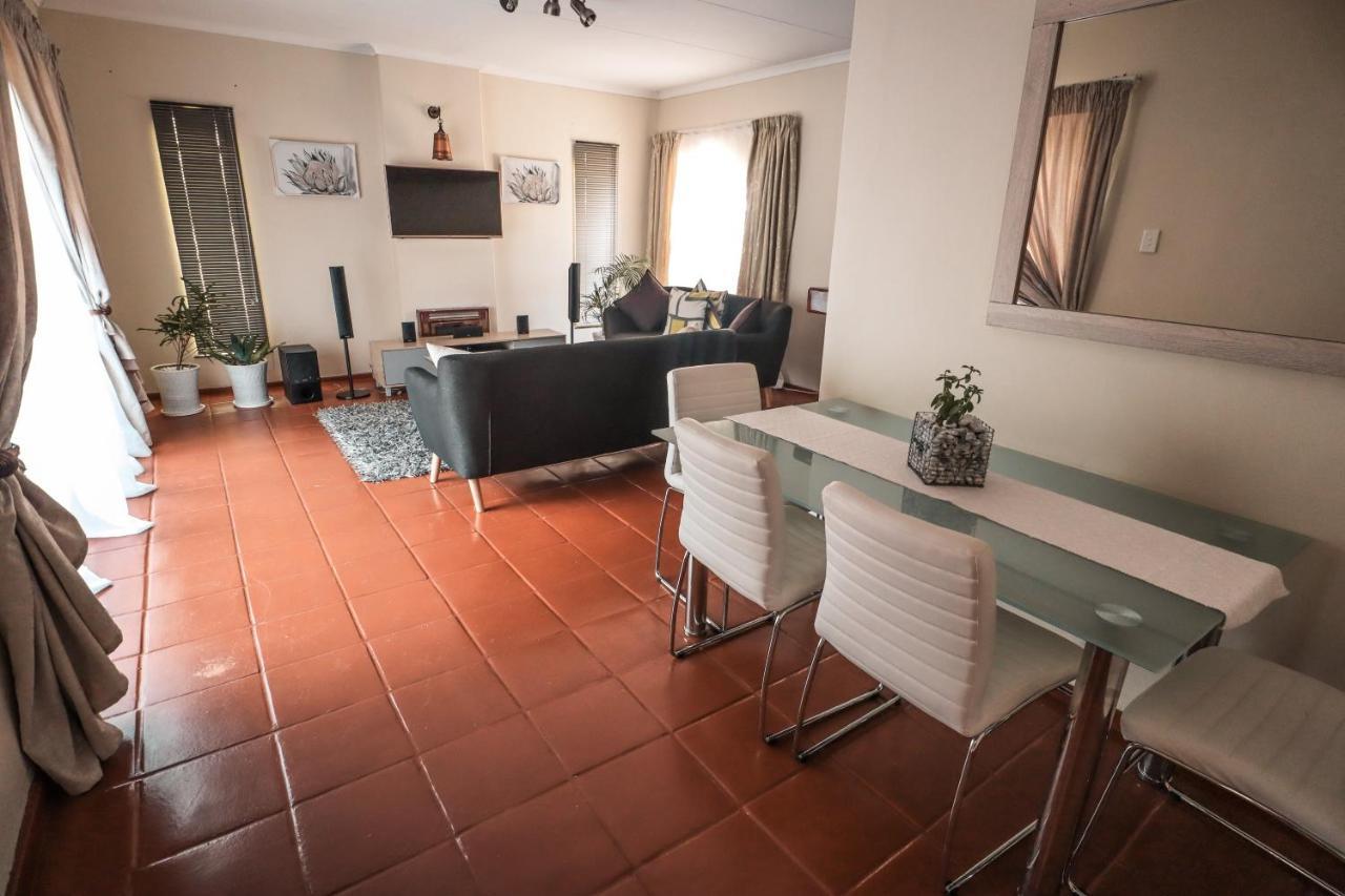 Menlyn Maine: The Exquisite Lunette Pretoria-Noord Exterior foto