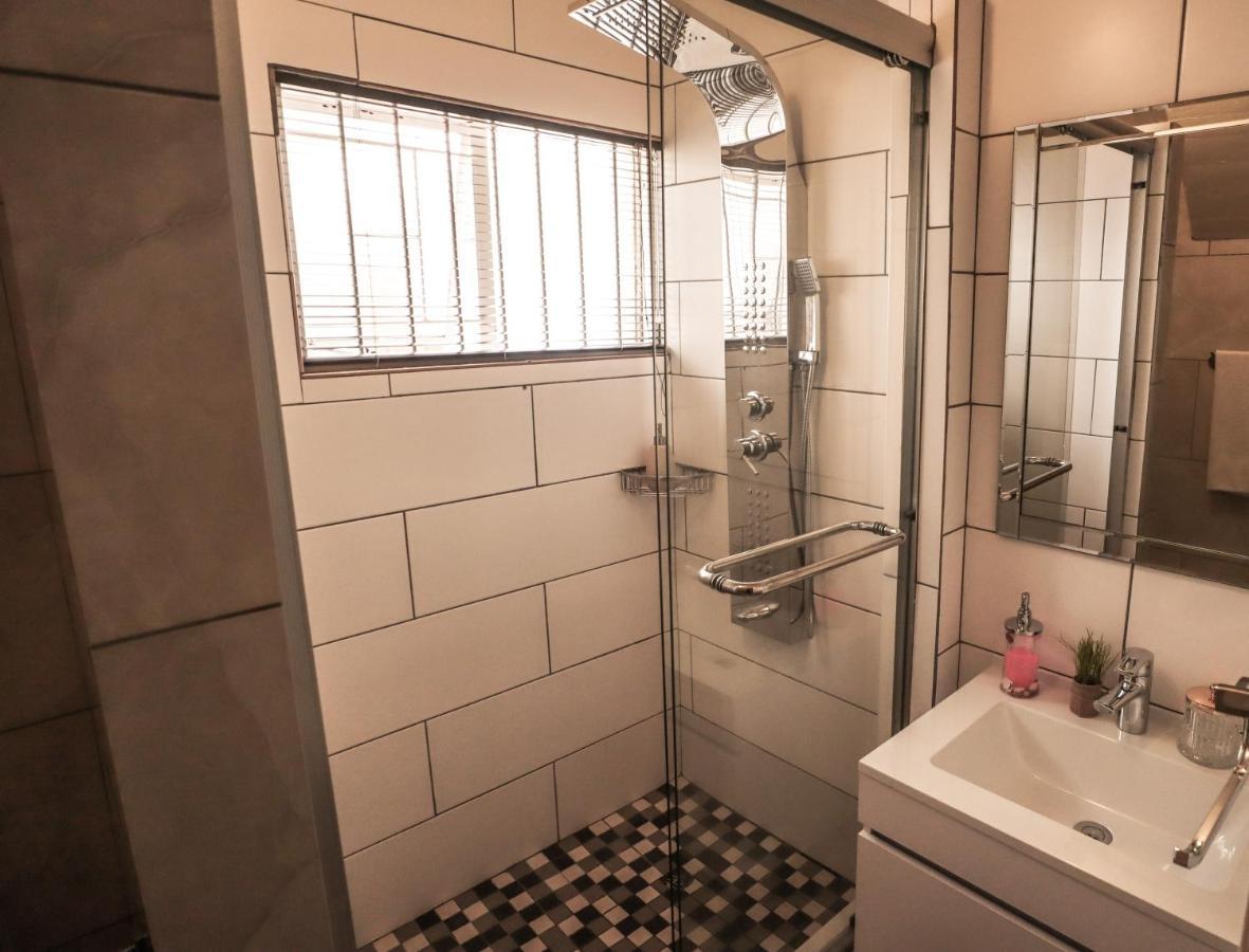 Menlyn Maine: The Exquisite Lunette Pretoria-Noord Exterior foto