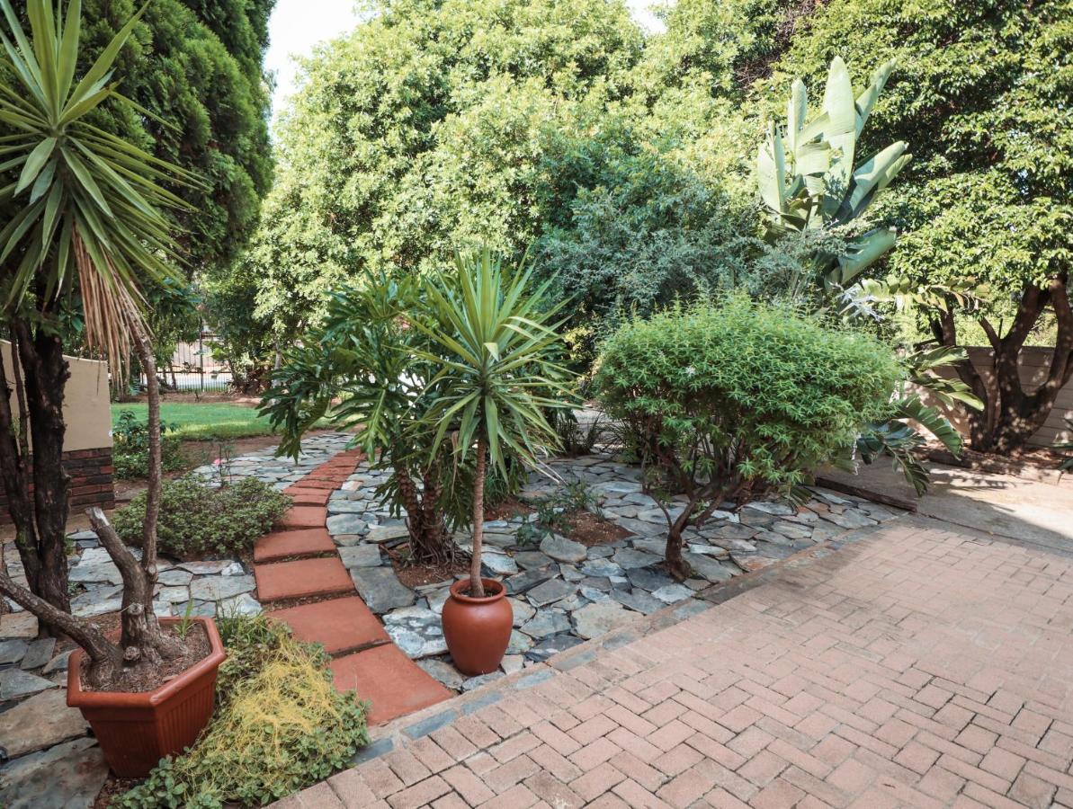 Menlyn Maine: The Exquisite Lunette Pretoria-Noord Exterior foto