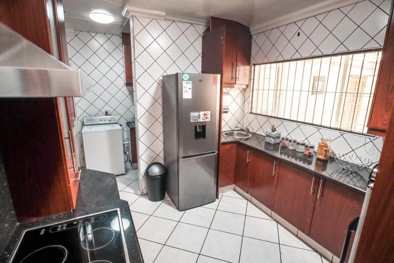 Menlyn Maine: The Exquisite Lunette Pretoria-Noord Exterior foto