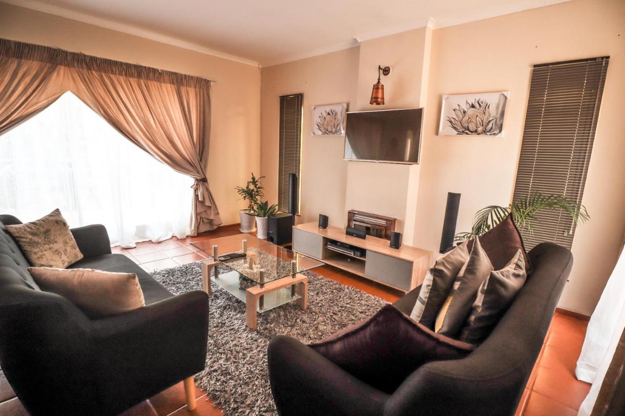Menlyn Maine: The Exquisite Lunette Pretoria-Noord Exterior foto