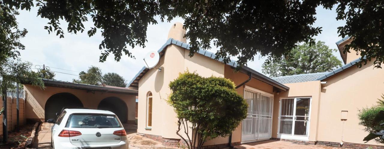 Menlyn Maine: The Exquisite Lunette Pretoria-Noord Exterior foto